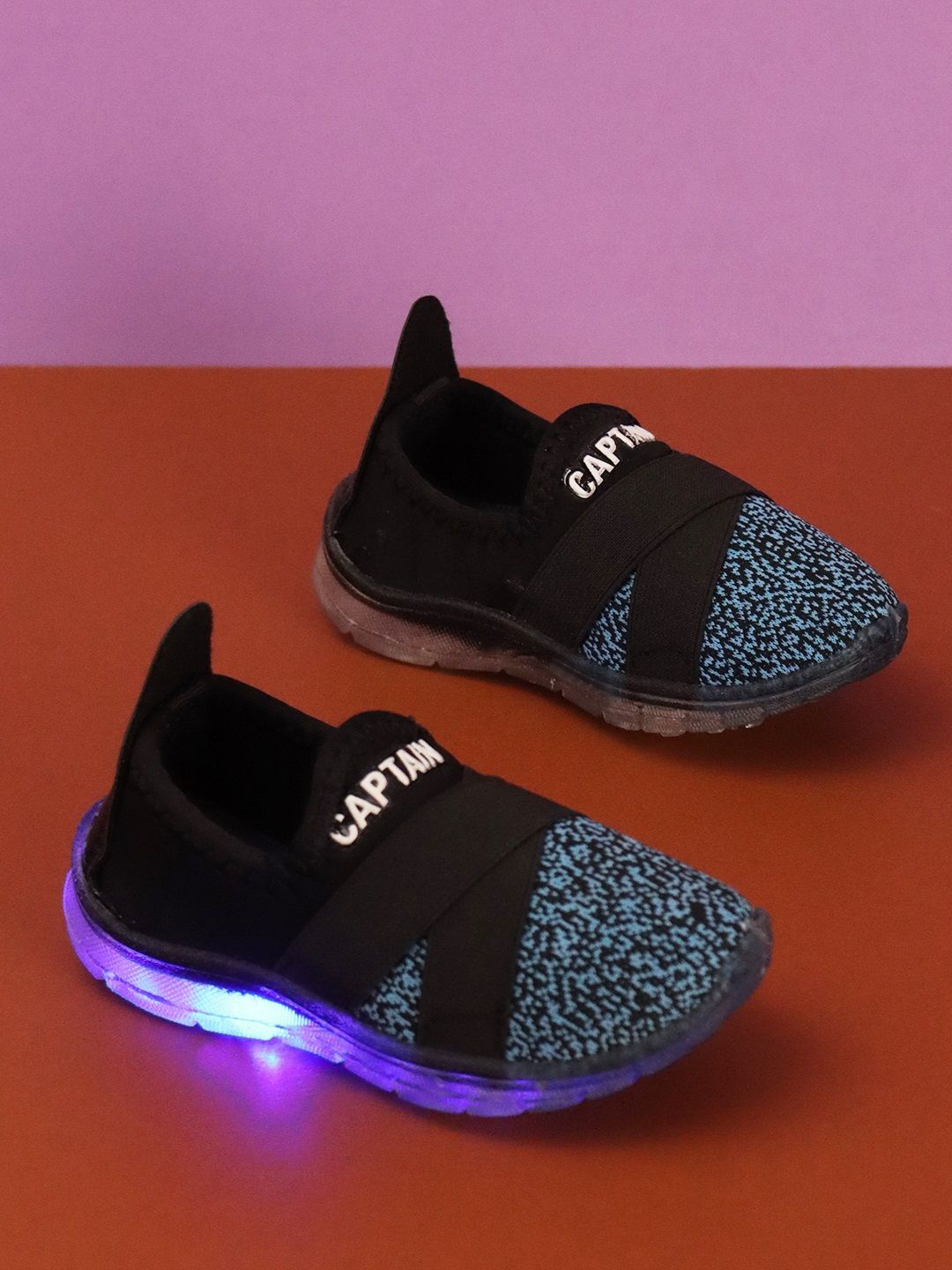 

YK Boys Slip-On Sneakers, Black
