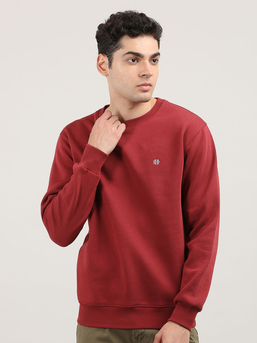 

DRAGON HILL Men Sweatshirt, Red