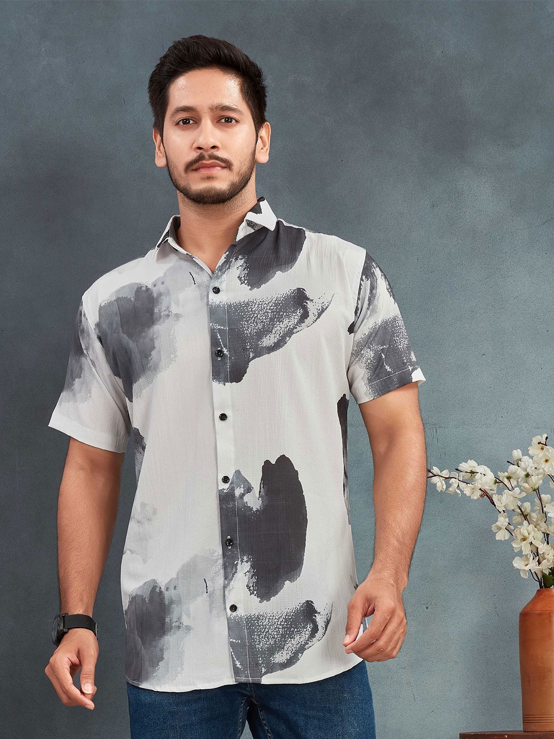 

Streetsutra Men Comfort Floral Opaque Printed Casual Shirt, White