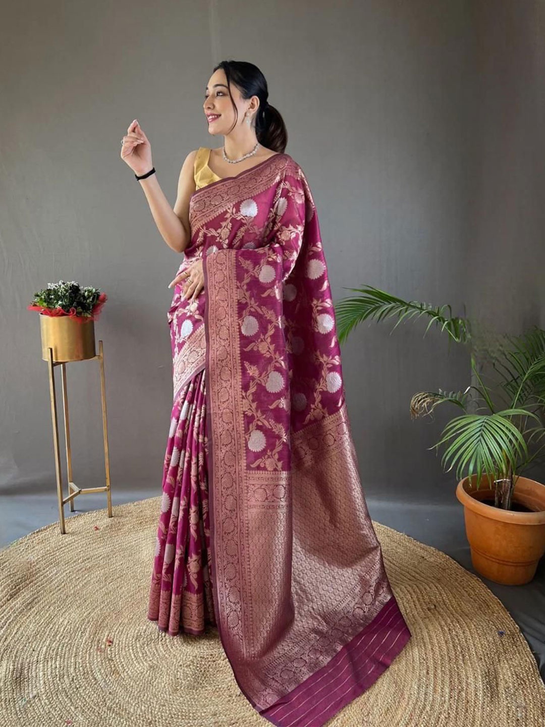 

KALINI Woven Design Zari Silk Blend Banarasi Saree, Magenta