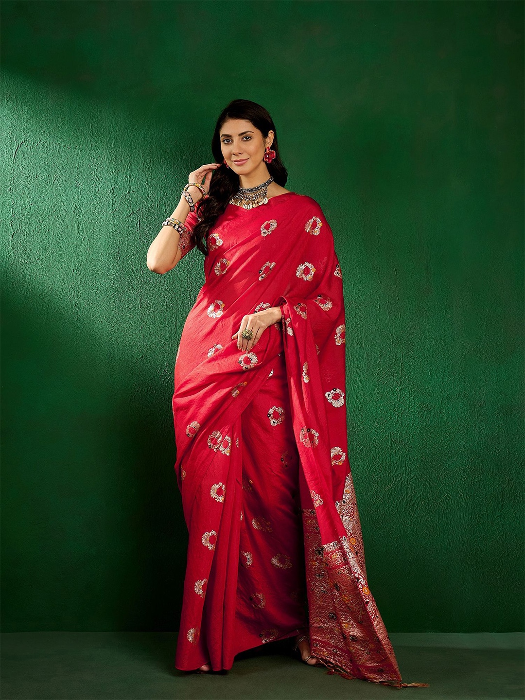 

A.V.M Prints Ethnic Motifs Zari Woven Design Saree, Pink