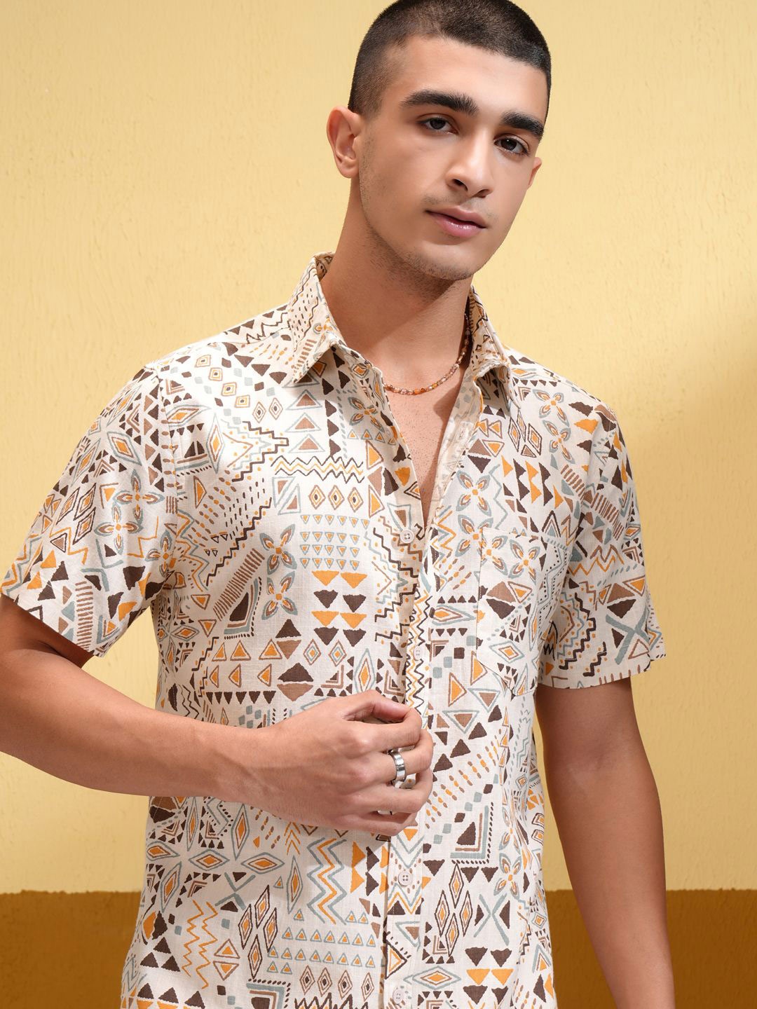 

HIGHLANDER Men Printed Casual Shirt, Cream