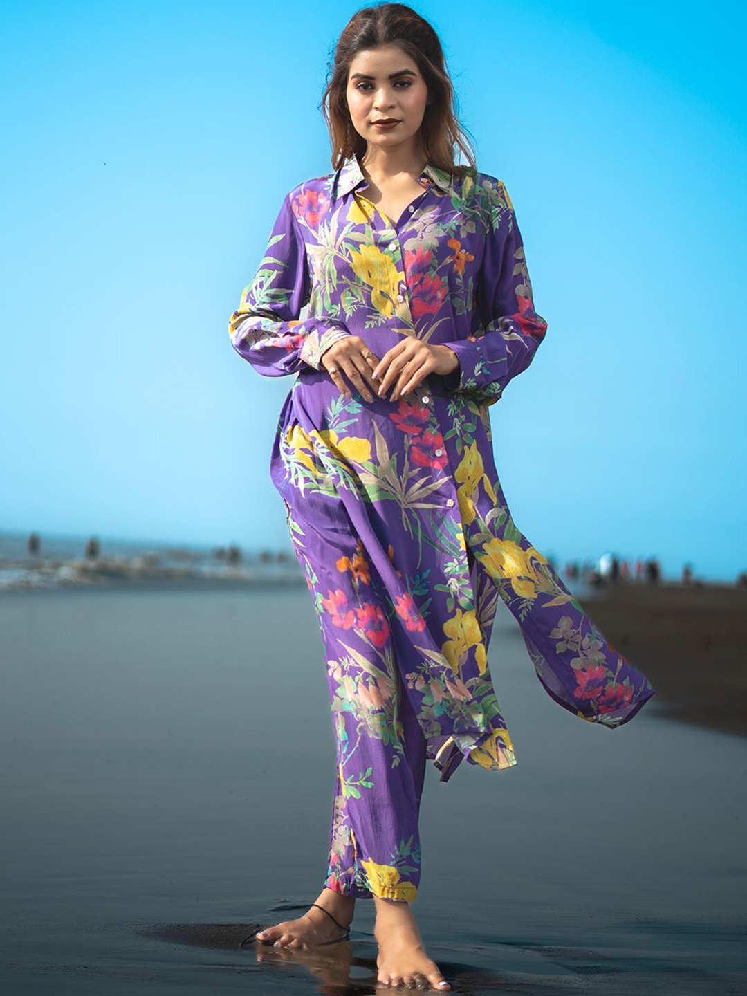 

EARTH O FAB Women Printed Regular Silk Crepe Kurta with Palazzos, Purple