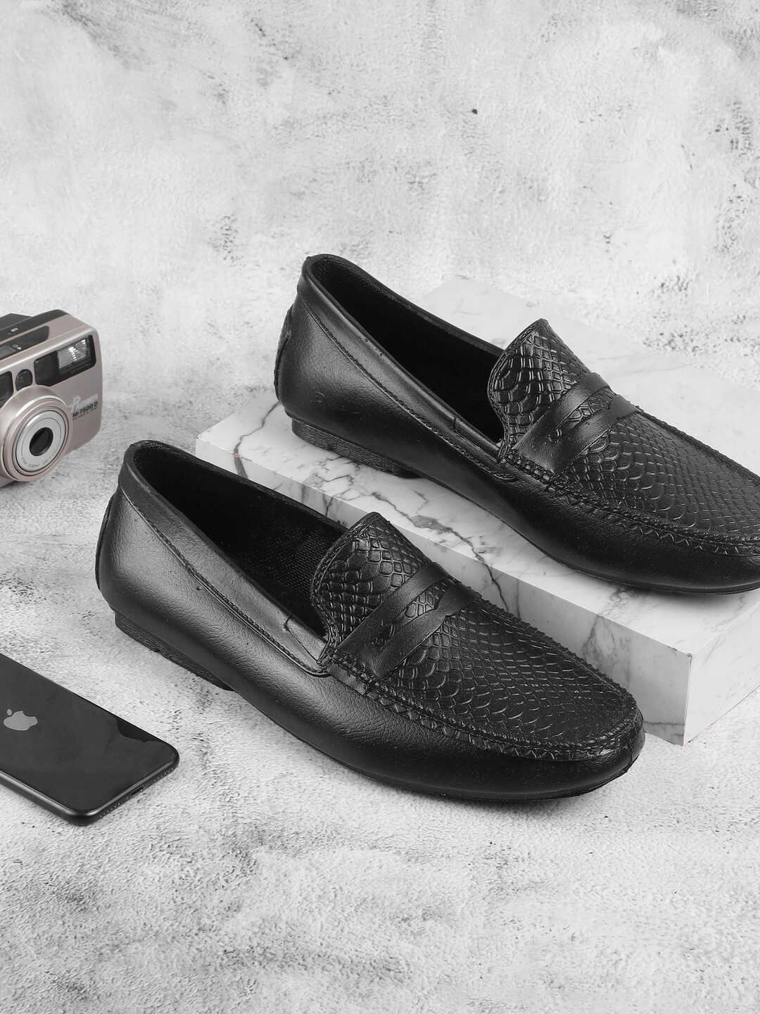 

WALKWAY by Metro Men Textured Formal Loafers, Black