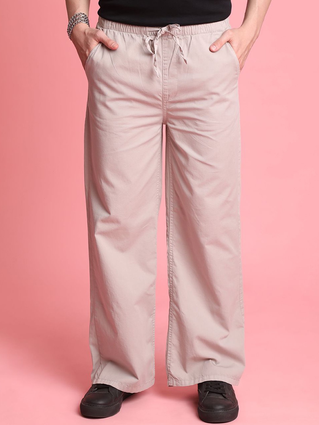 

Bene Kleed Men Cotton Loose Fit Mid-Rise Pleated Chinos Trousers, Pink