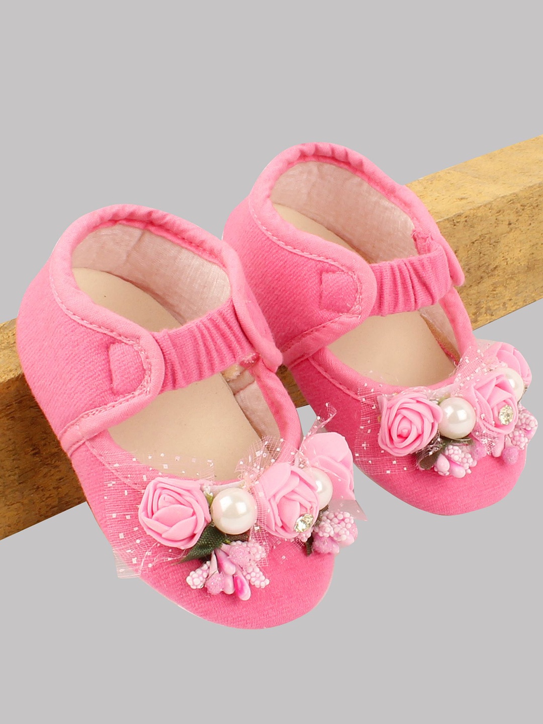 

Daizy Girls Cotton Booties, Pink