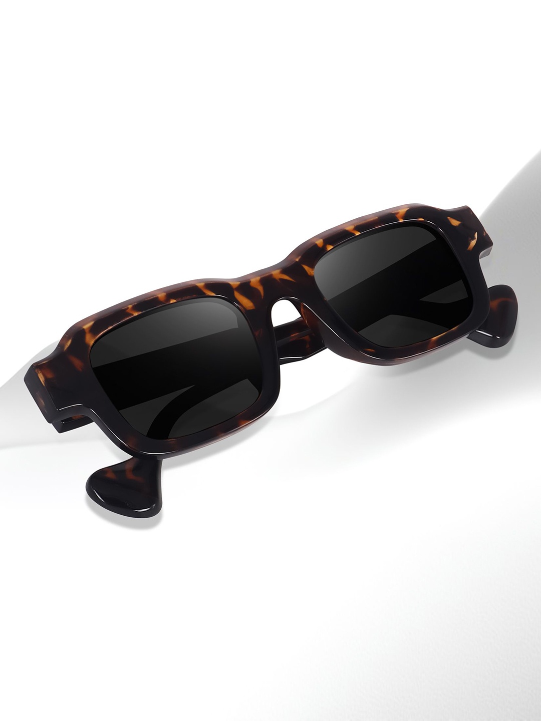 

Peter Jones Eyewear Unisex Square Sunglasses with UV Protected Lens, Black