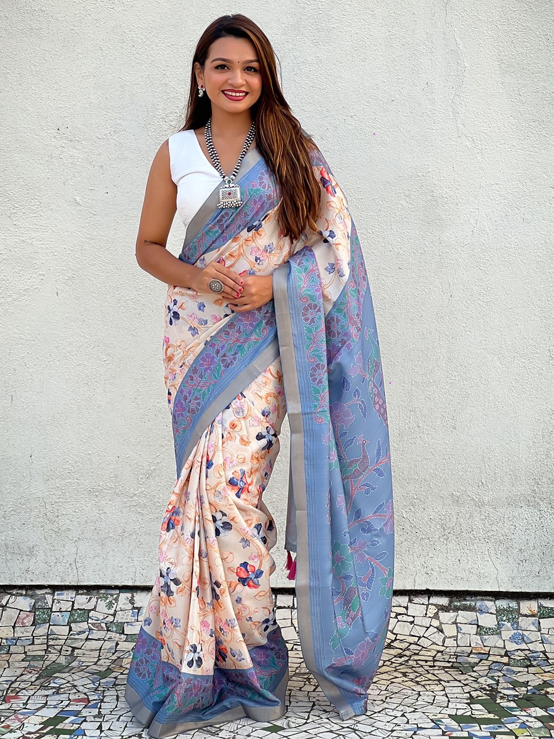 

Mitera Floral Zari Silk Blend Tussar Saree, Blue