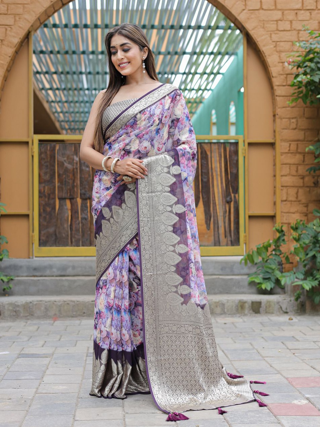 

Anouk Floral Zari Poly Georgette Saree, Purple