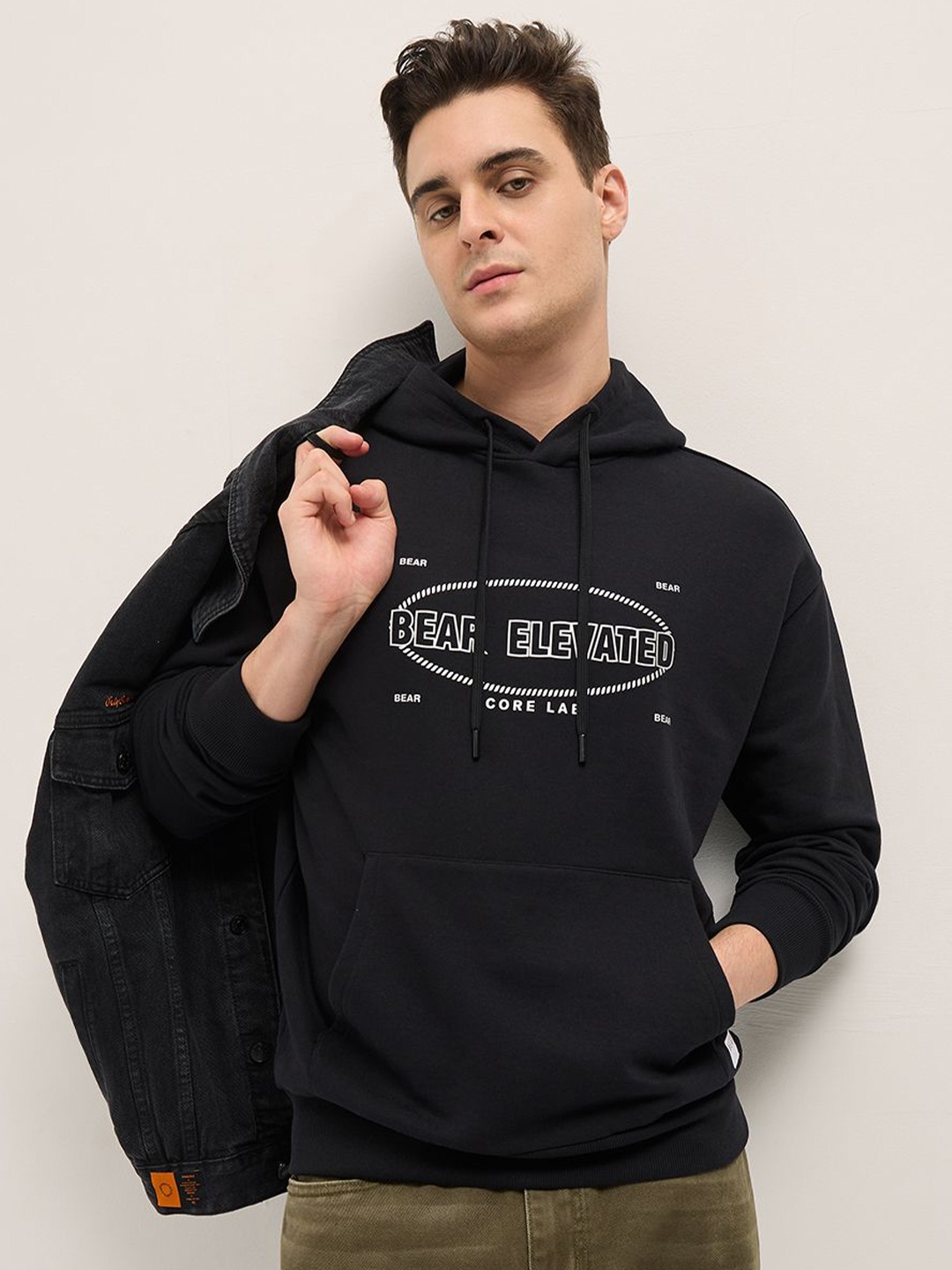 

THE BEAR HOUSE Men Printed Hooded Sweatshirt, Black