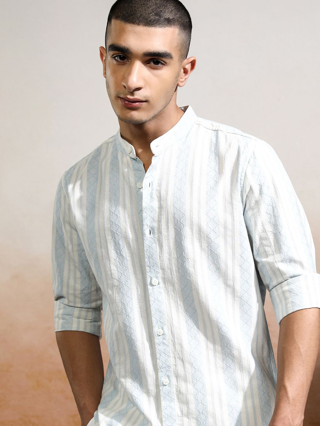 

HIGHLANDER Men Slim Fit Opaque Striped Casual Shirt, Off white