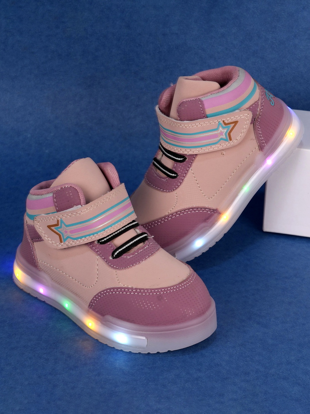 

Happy Feet Kids Round Toe LED Sneakers, Pink