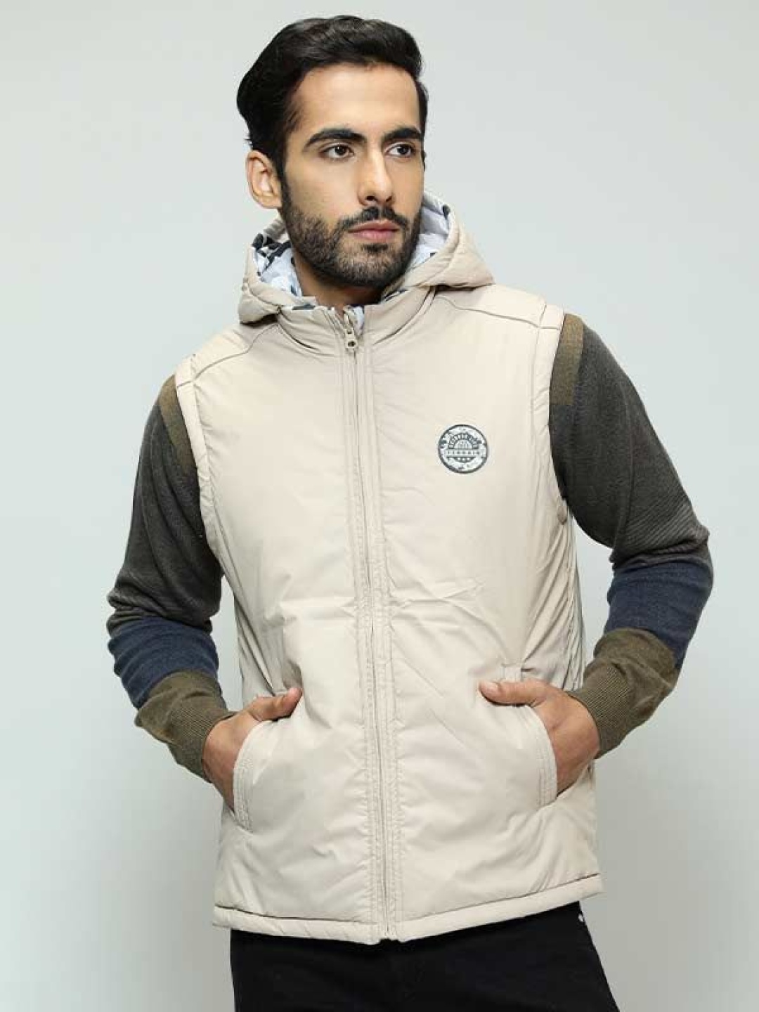 

Indian Terrain Men Hooded Solid Casual Reversible Gilet Jacket, Beige