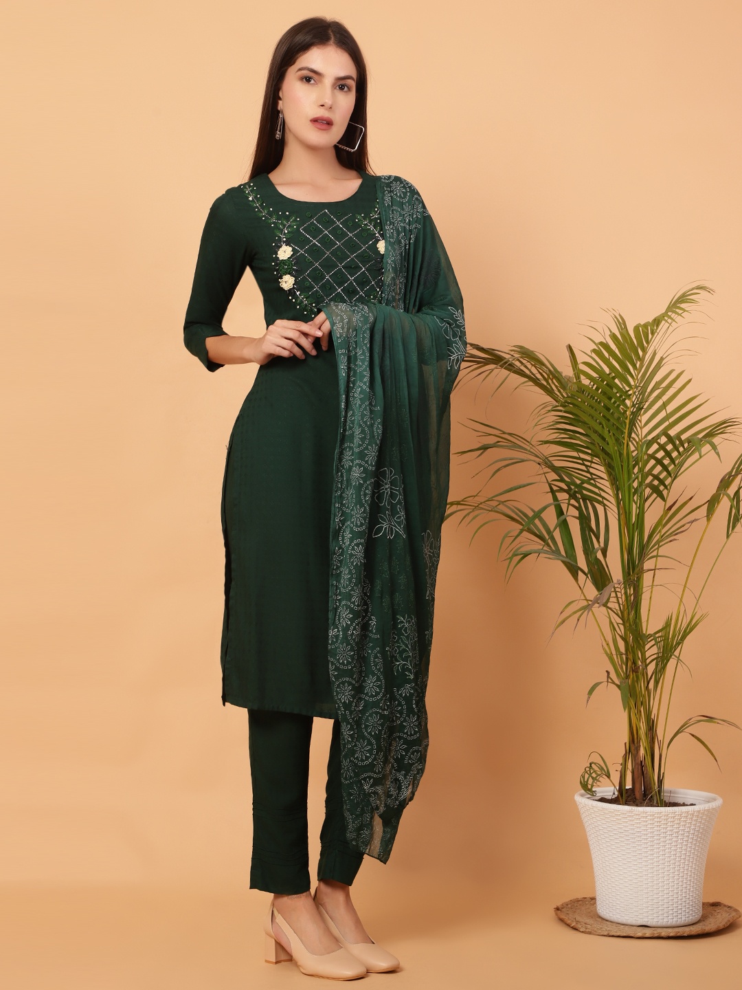 

AKSHA Women Floral Embroidered Regular Pure Cotton Kurta with Trousers & With Dupatta, Sea green