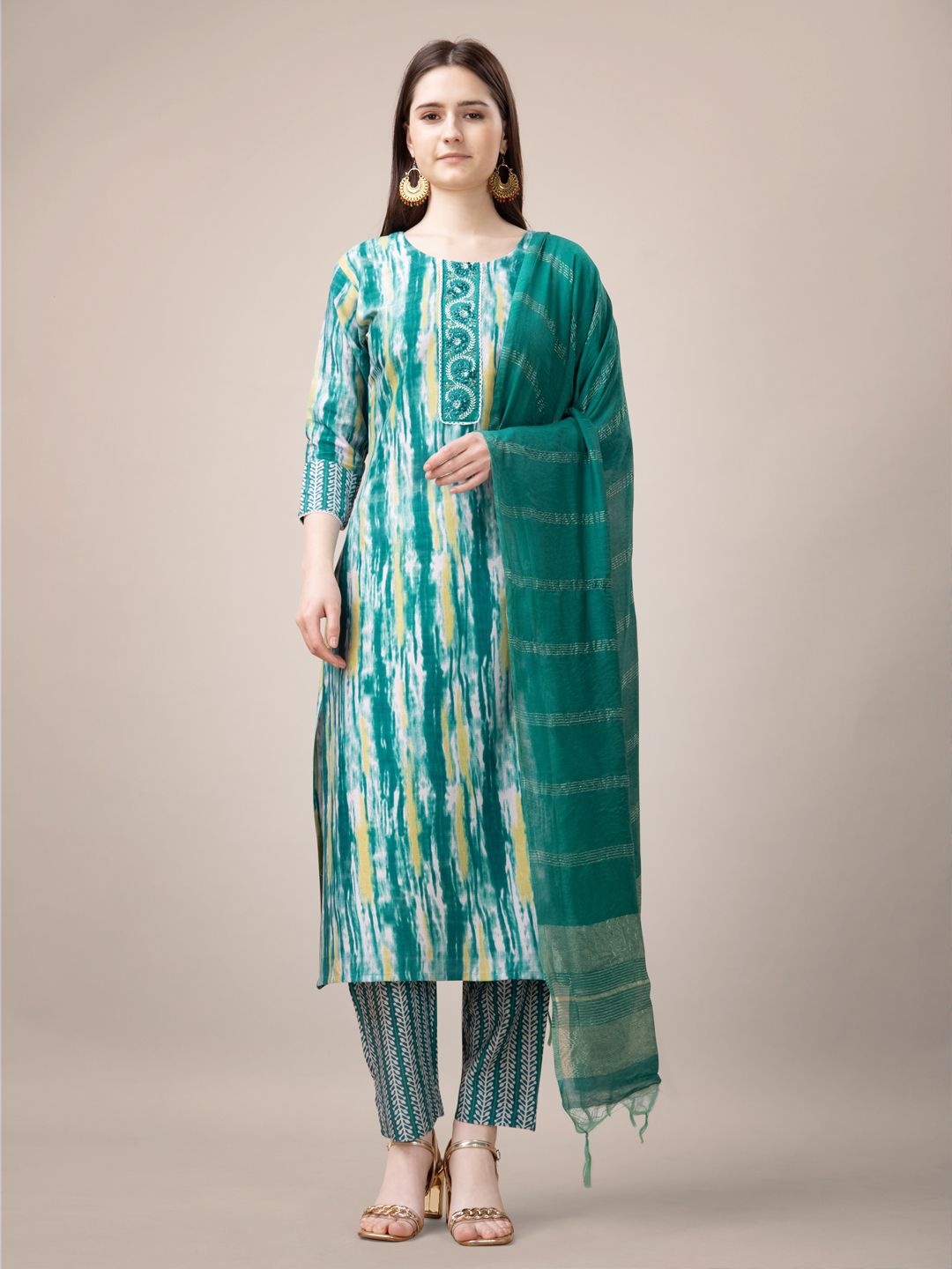 

HI FI NX Women Ethnic Motifs Embroidered Regular Kurti with Churidar & With Dupatta, Green