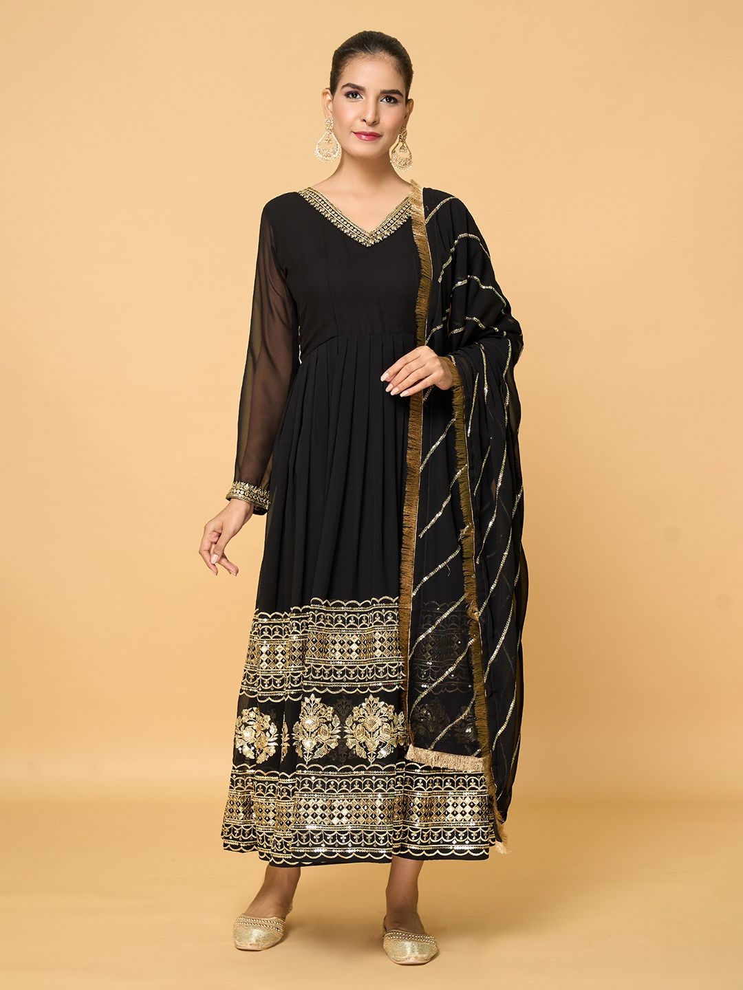 

Samyukta Singhania Women Embellished Flared Sleeves Gotta Patti Georgette Kurta, Black