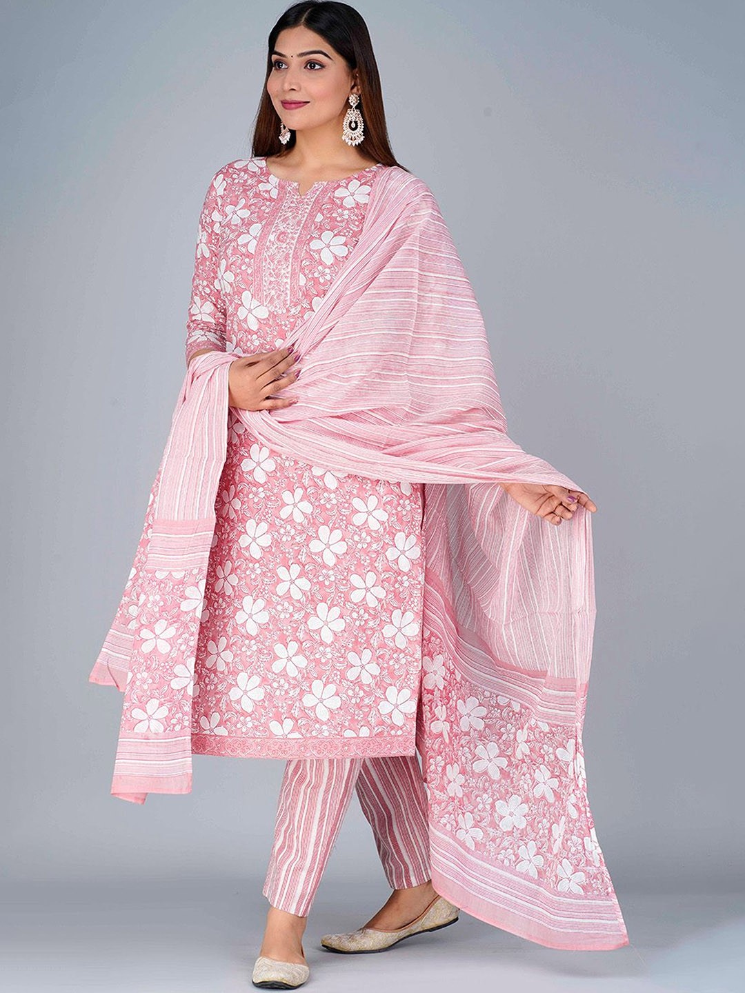 

CTMTEX Women Floral Printed Regular Pure Cotton Kurta with Trousers & With Dupatta, Pink