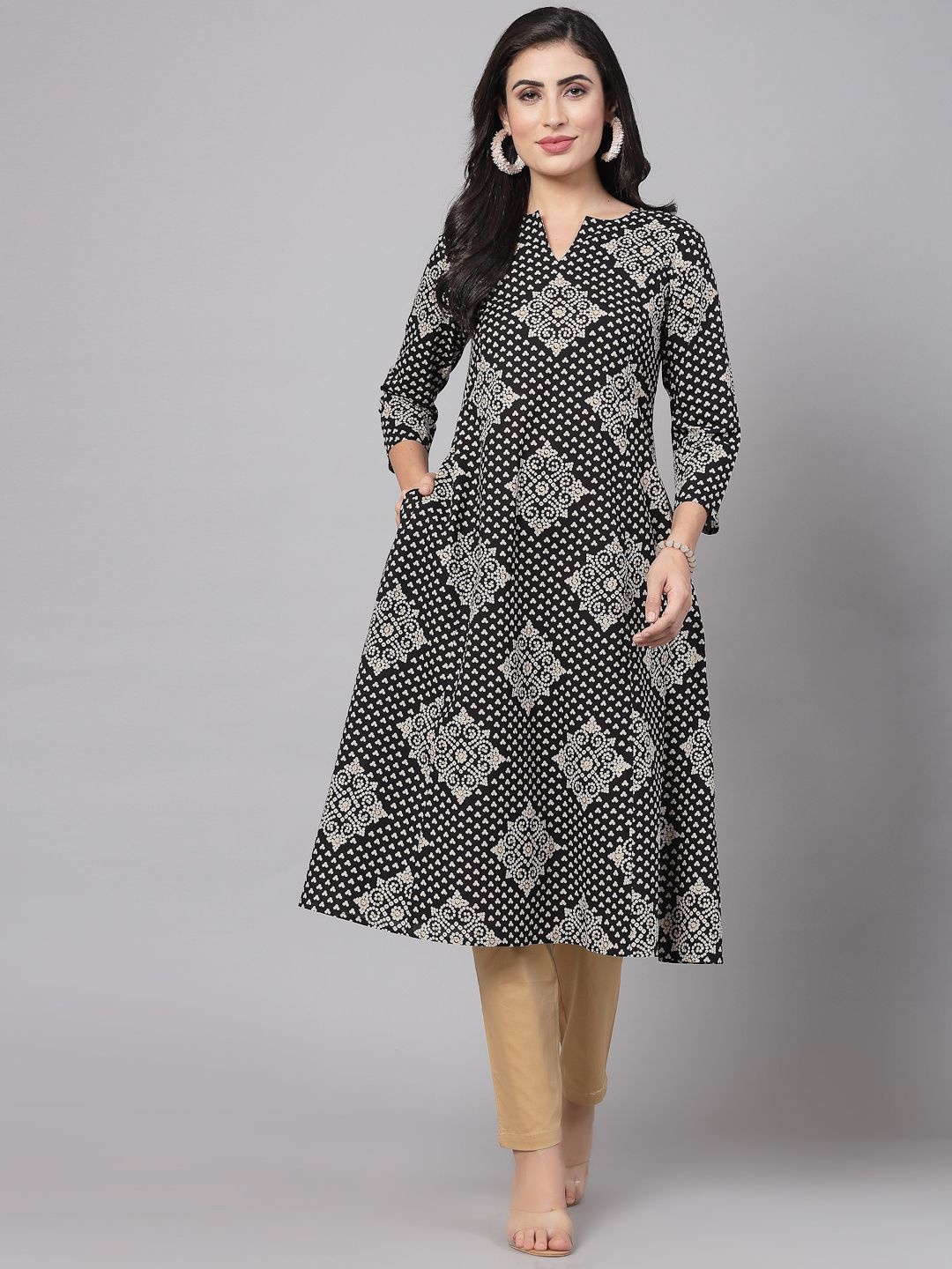 

kipek Women Floral Floral Kurta, Black