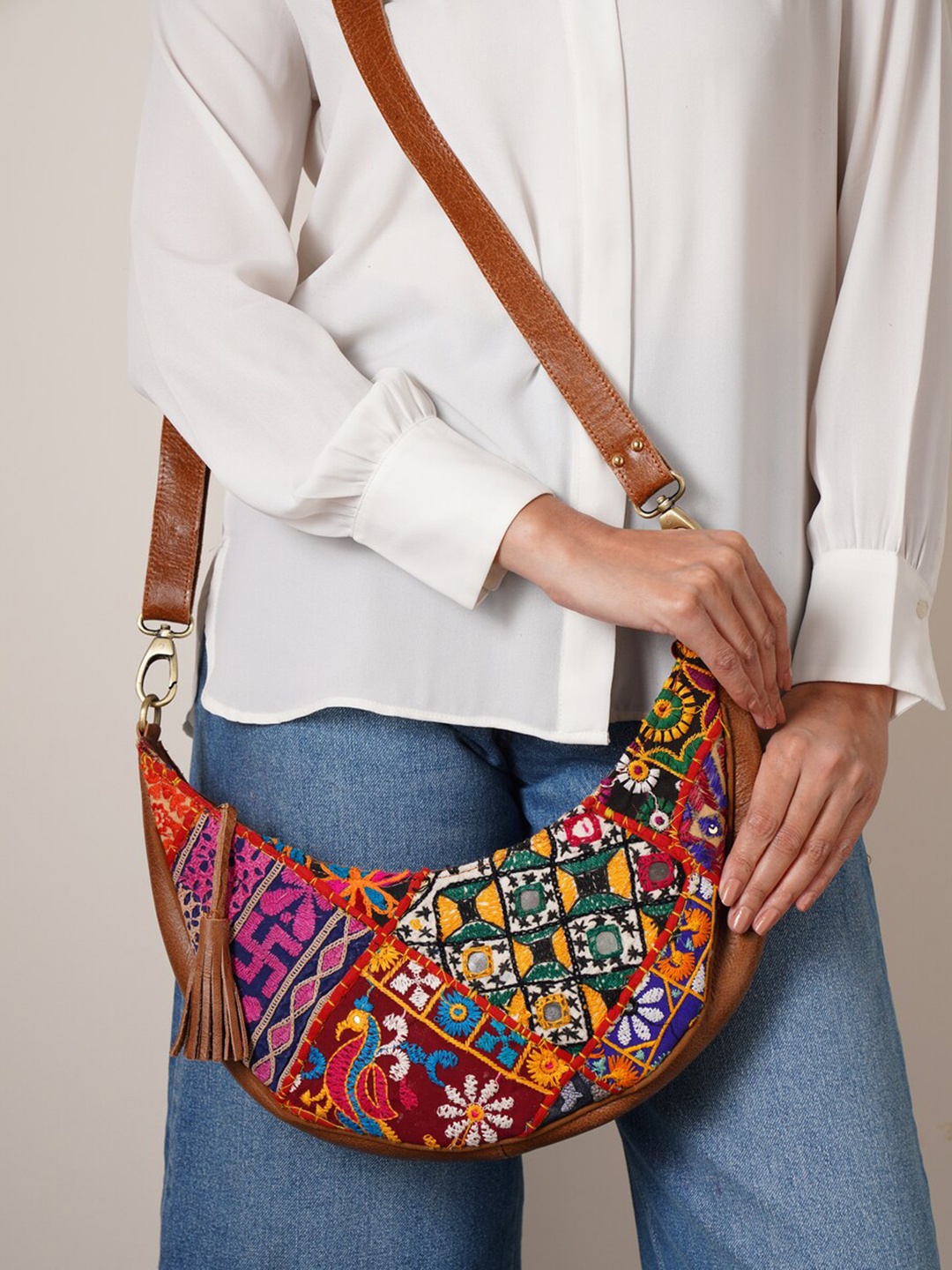 

JAYPORE Women Floral Printed Crossbody Leather Sling Bag, Brown