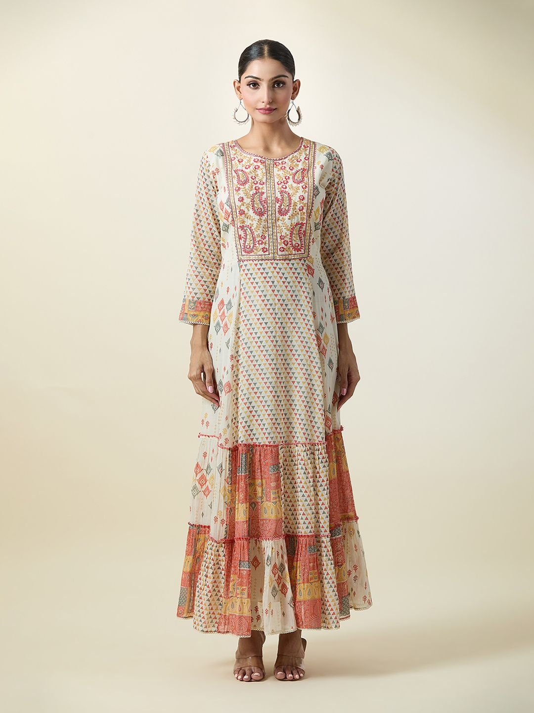 

Samyukta Singhania Women Kurta, Off white