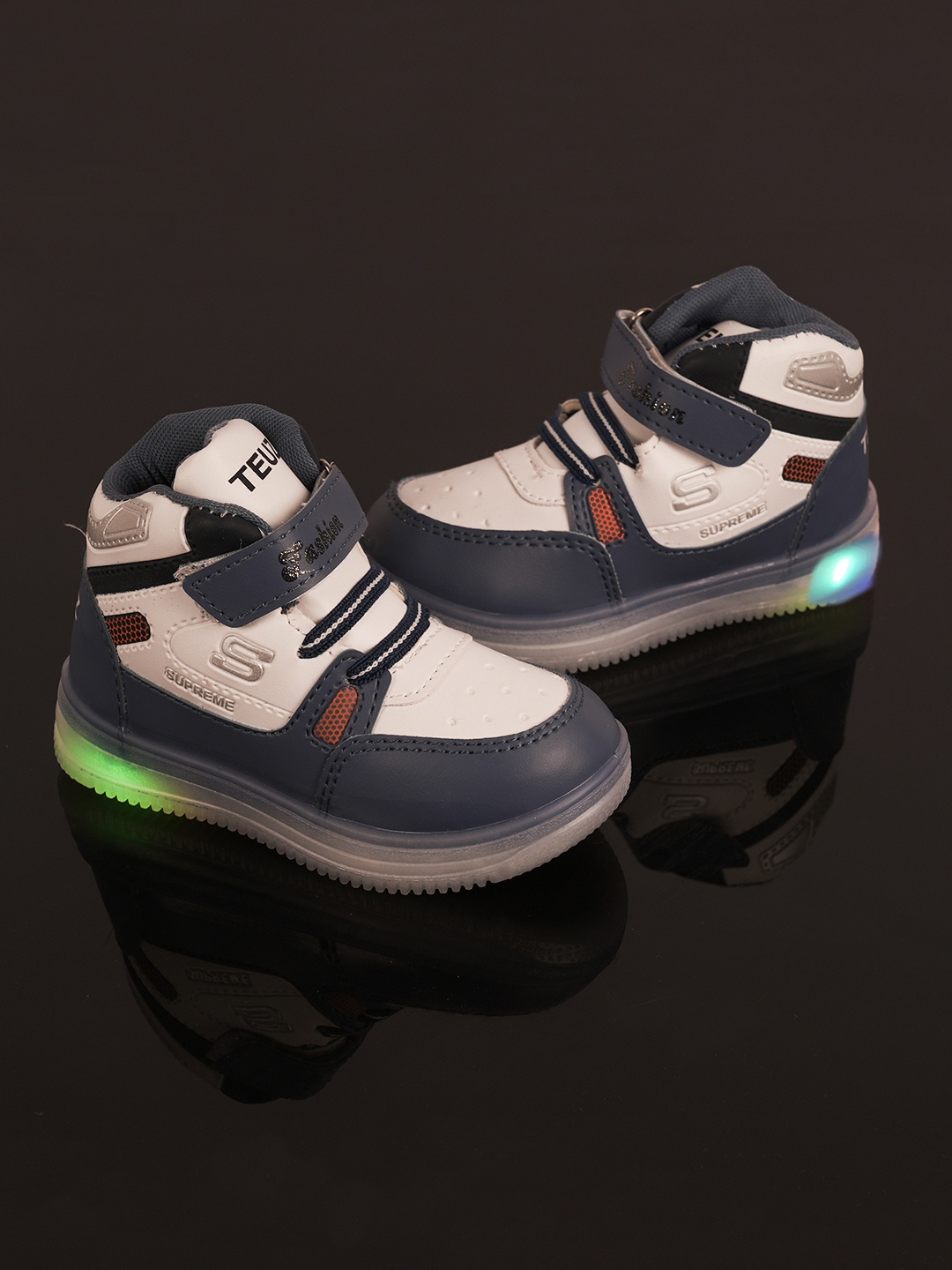 

FEETWELL SHOES Kids Colourblocked LED Sneakers, Blue