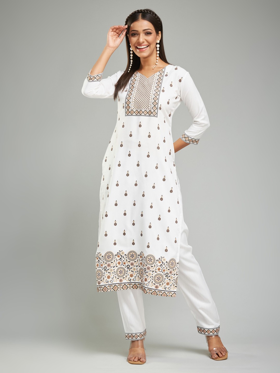 

Fashion Basket Women Floral Printed Regular Chanderi Silk Kurta with Pyjamas & With Dupatta, White