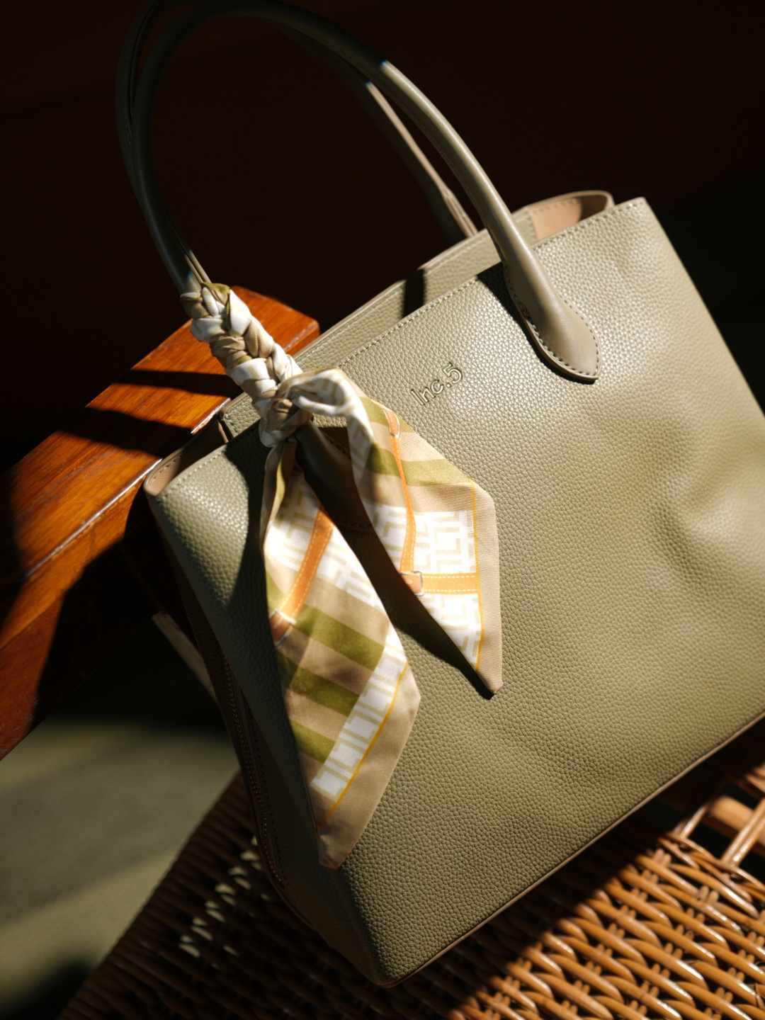

Inc 5 Women Textured Structured Handheld Bag, Green