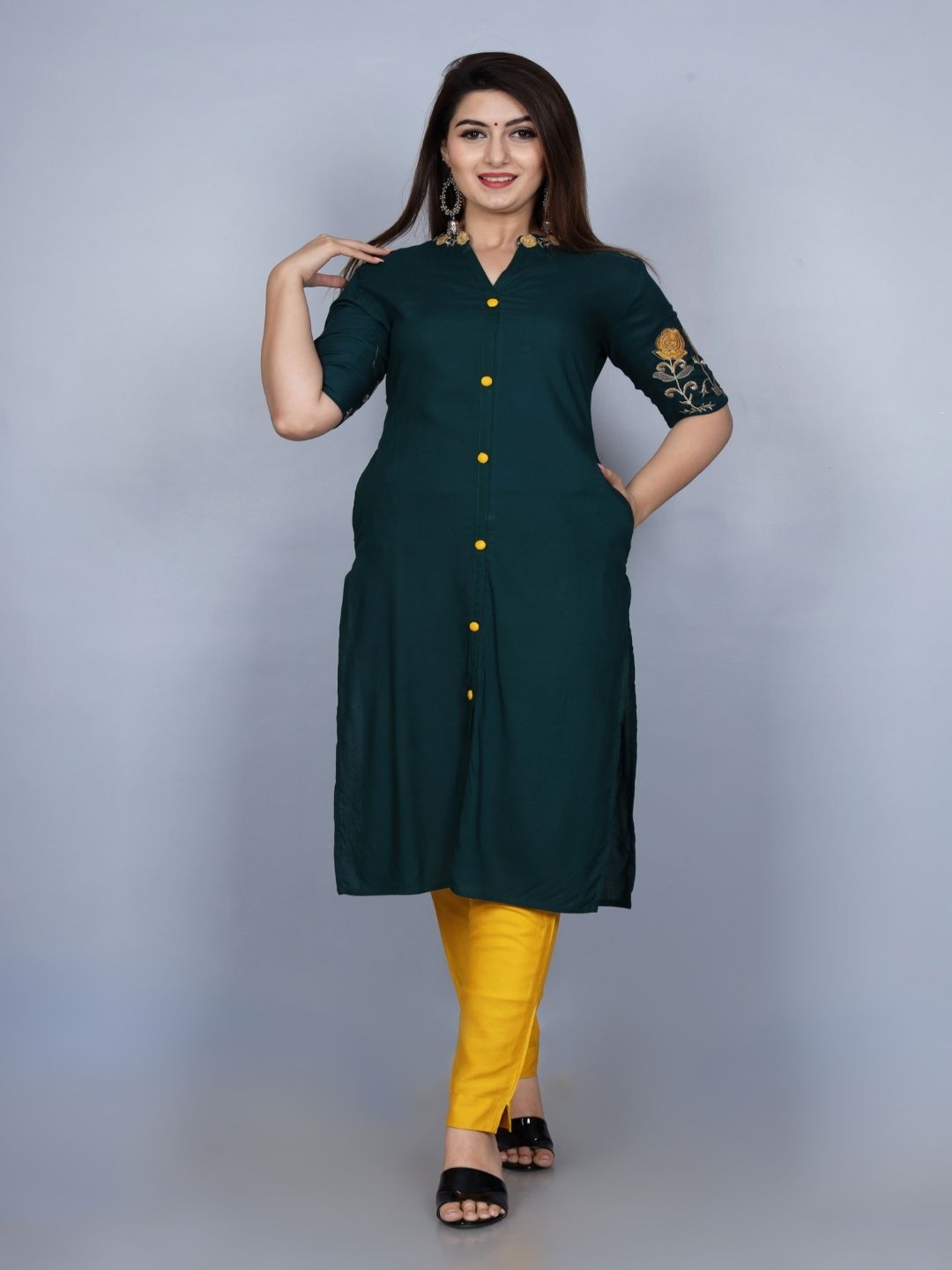 

Mehsoos Women Thread Work Kurta, Green
