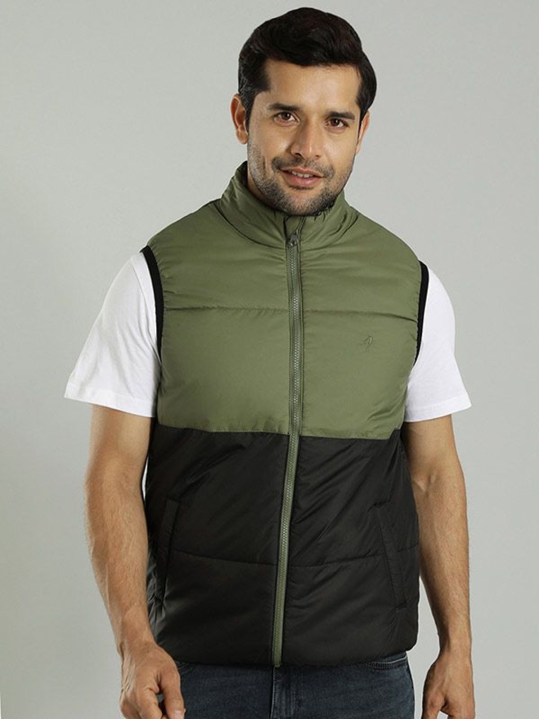 

Indian Terrain Men Mock Collar Colourblocked Cotton Casual Reversible Gilet Jacket, Green