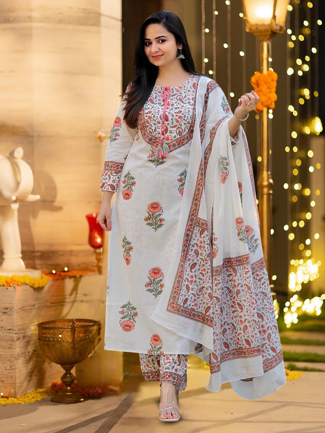 

INAIA Women Floral Printed Regular Kurta with Palazzos & With Dupatta, White