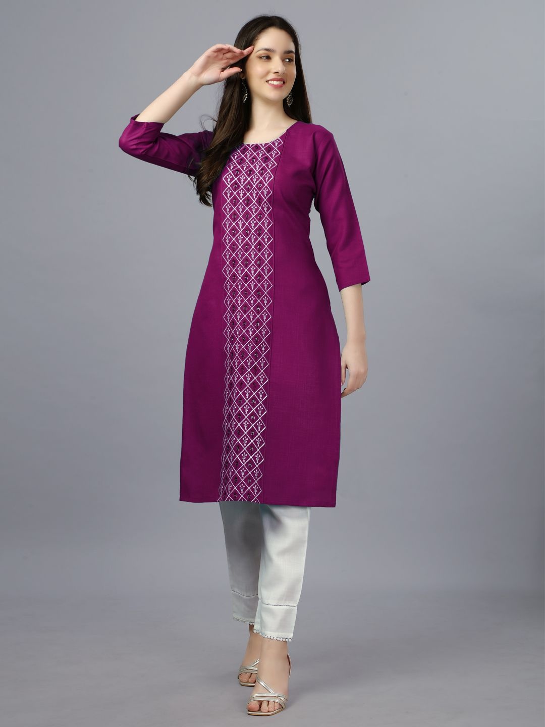 

HI FI NX Women Embroidered Kurta, Purple