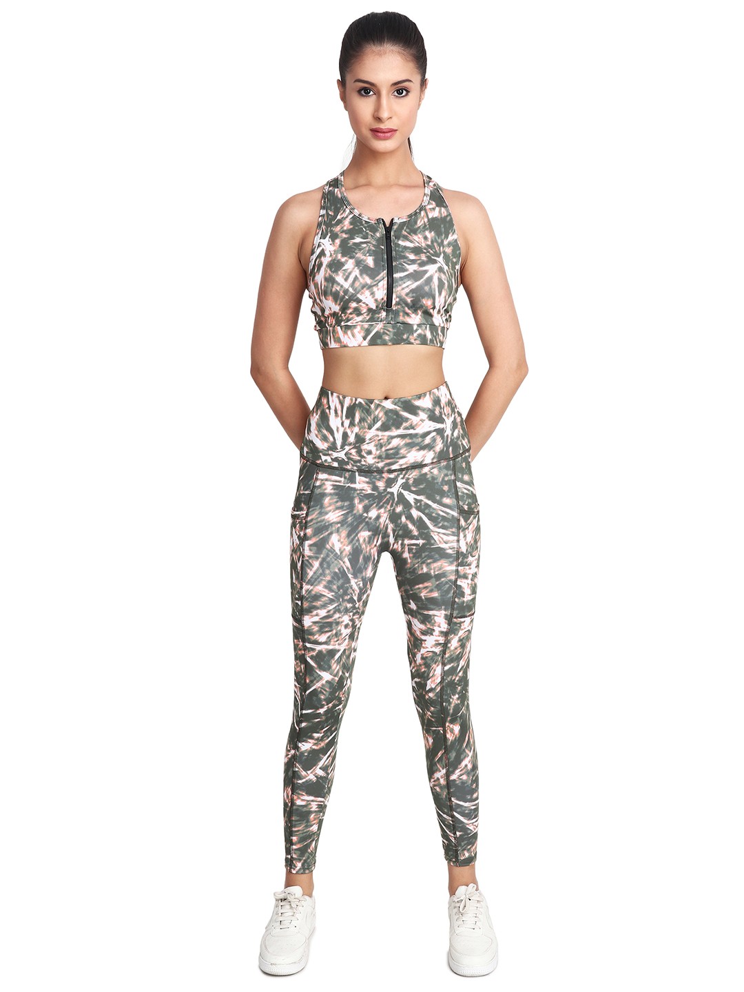 

SSoShHub Tie & Dyed Mid Rise Tracksuit, Green