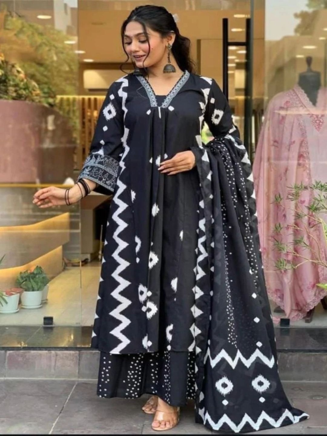 

MANOJAVA Women Printed Regular Pure Cotton Kurta with Palazzos & With Dupatta, Black