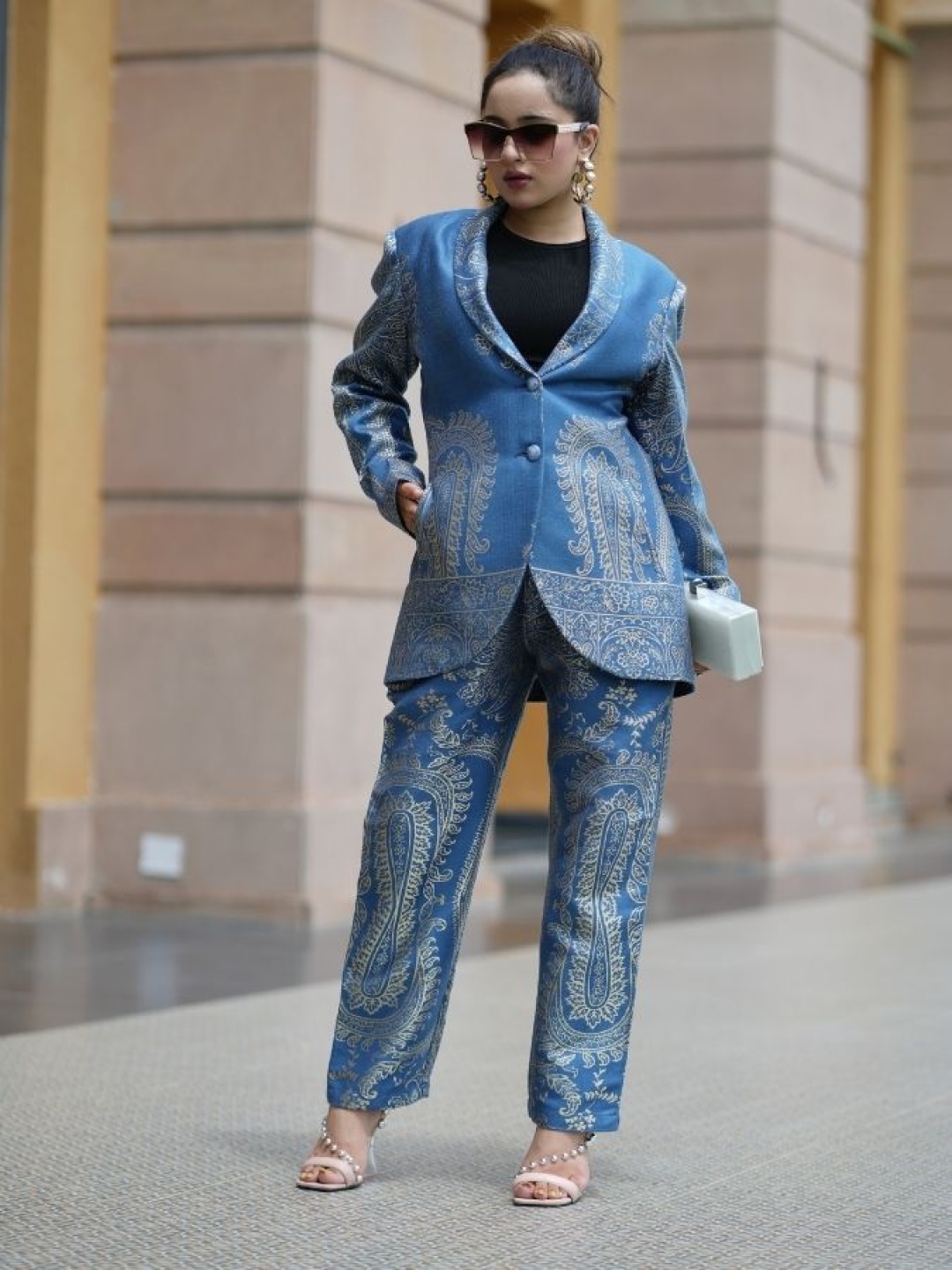 

HOUSE OF KIRNA'S WITH LOGO OF HOK Printed V Neck Coat With Trousers Co-Ords, Blue