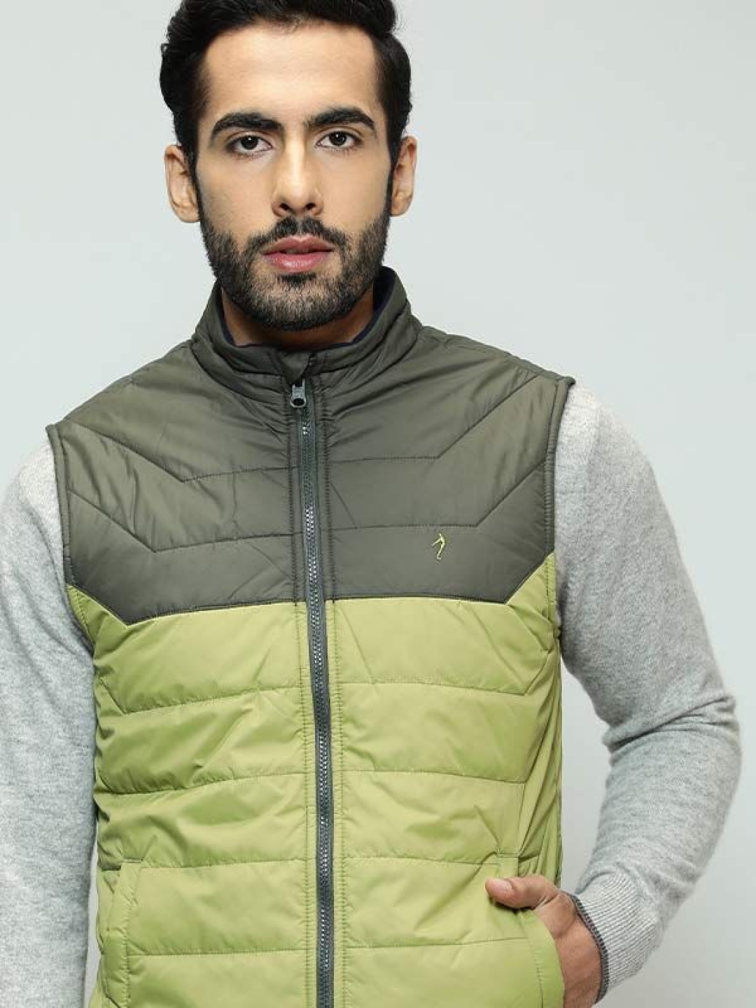 

Indian Terrain Men Mock Collar Solid Casual Reversible Gilet Jacket, Green