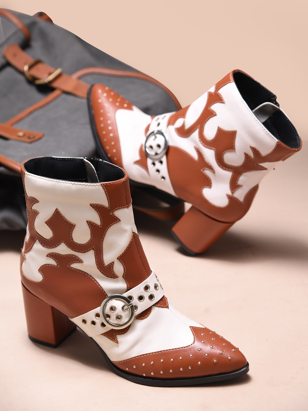 

THE WHITE POLE Women Block-Heeled Winter Boots, Tan