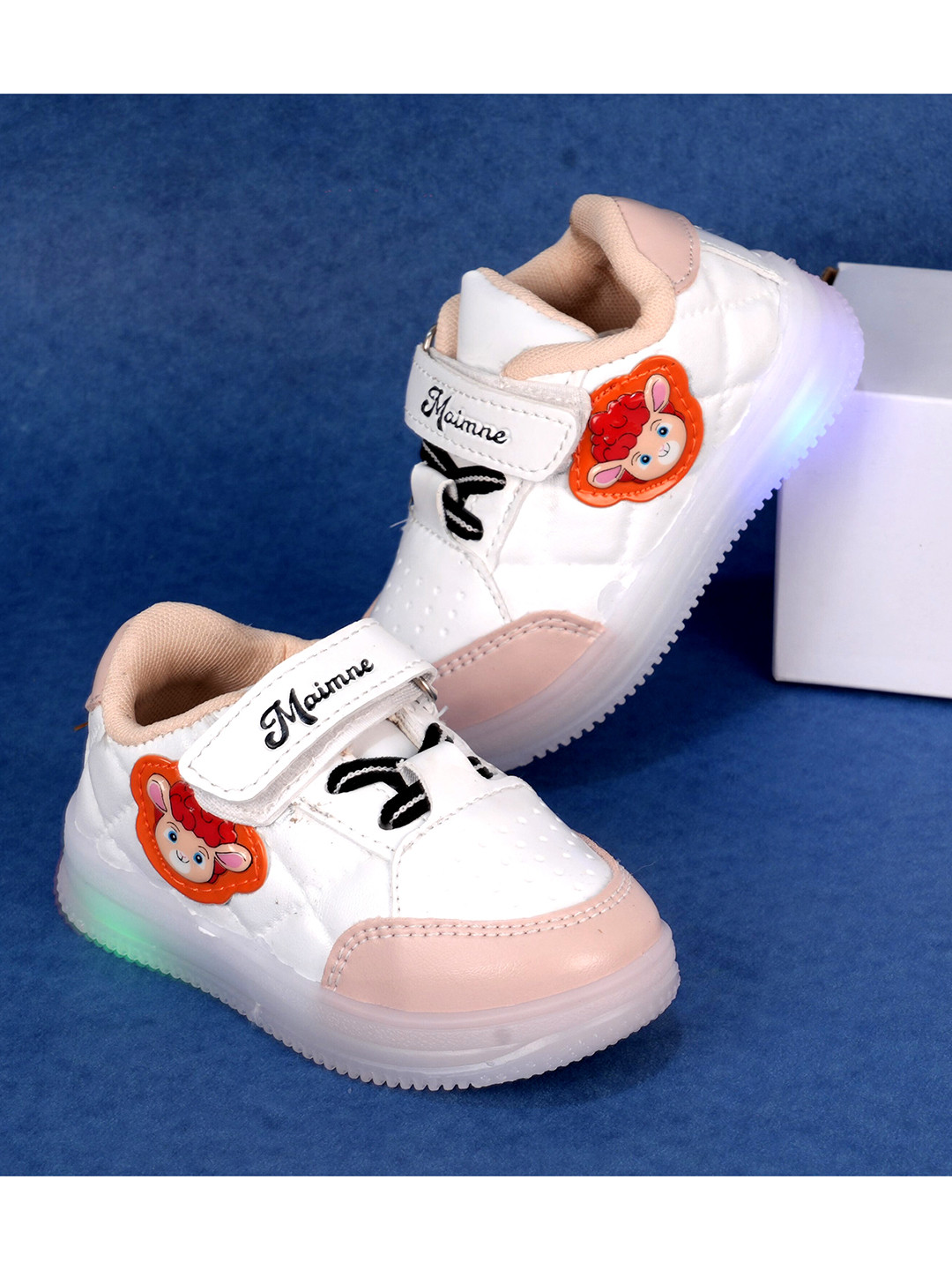 

Happy Feet Kids Round Toe LED Sneakers, White