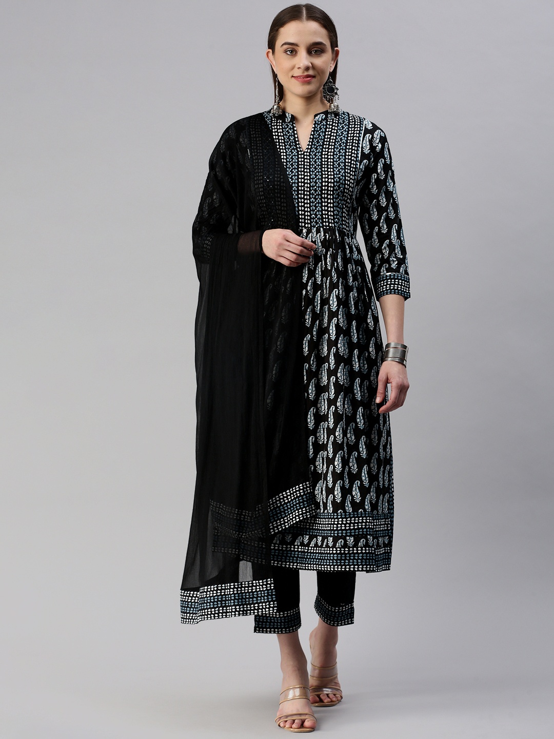 

kipek Women Paisley Printed Regular Pure Cotton Kurta with Harem Pants & With Dupatta, Black