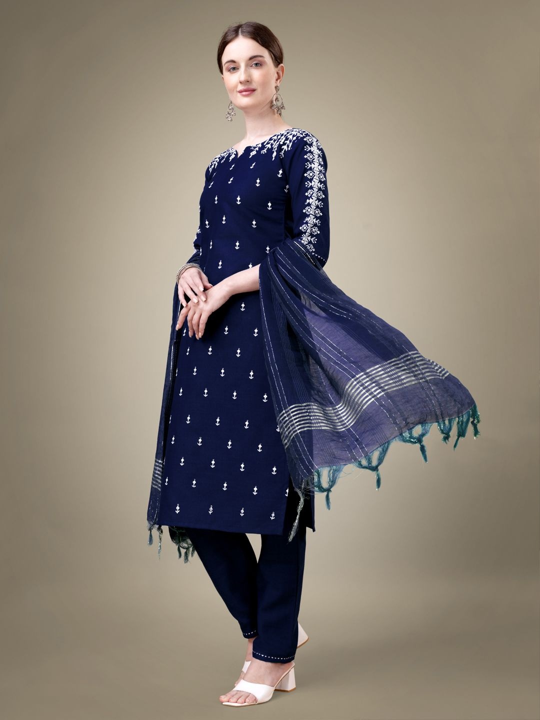 

HI FI NX Women Paisley Embroidered Regular Kurta with Trousers & With Dupatta, Navy blue