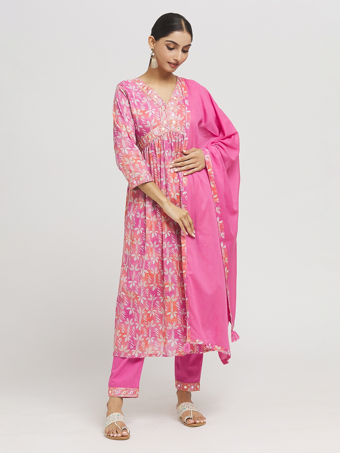 

Samyukta Singhania Women Floral Printed Empire Mirror Work Pure Cotton Kurta with Trousers & With Dupatta, Pink