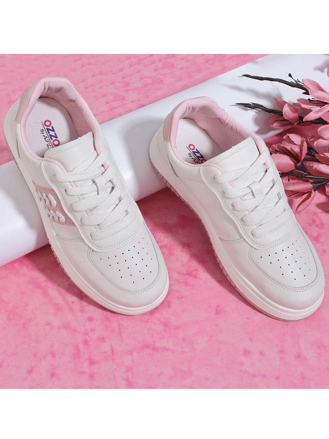 

OZZOH Women PU Sneakers, White