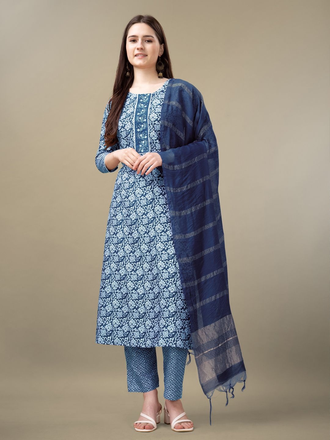 

HI FI NX Women Ethnic Motifs Embroidered Regular Kurti with Churidar & With Dupatta, Blue