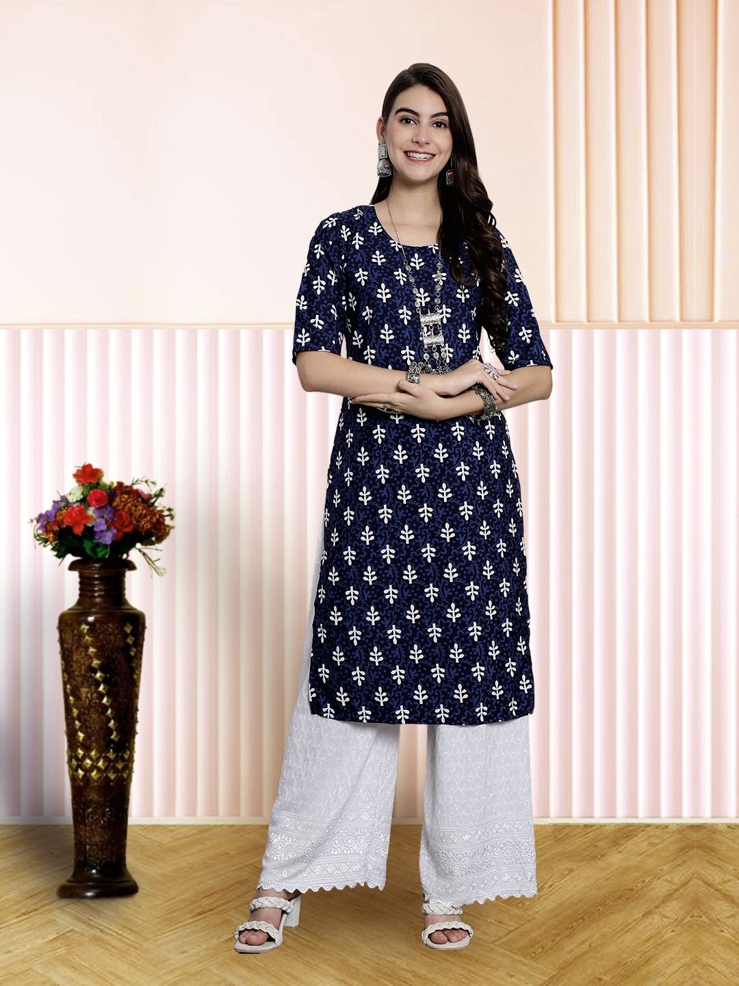 

7Threads Women Ethnic Motifs Printed Floral Crepe Kurta, Navy blue