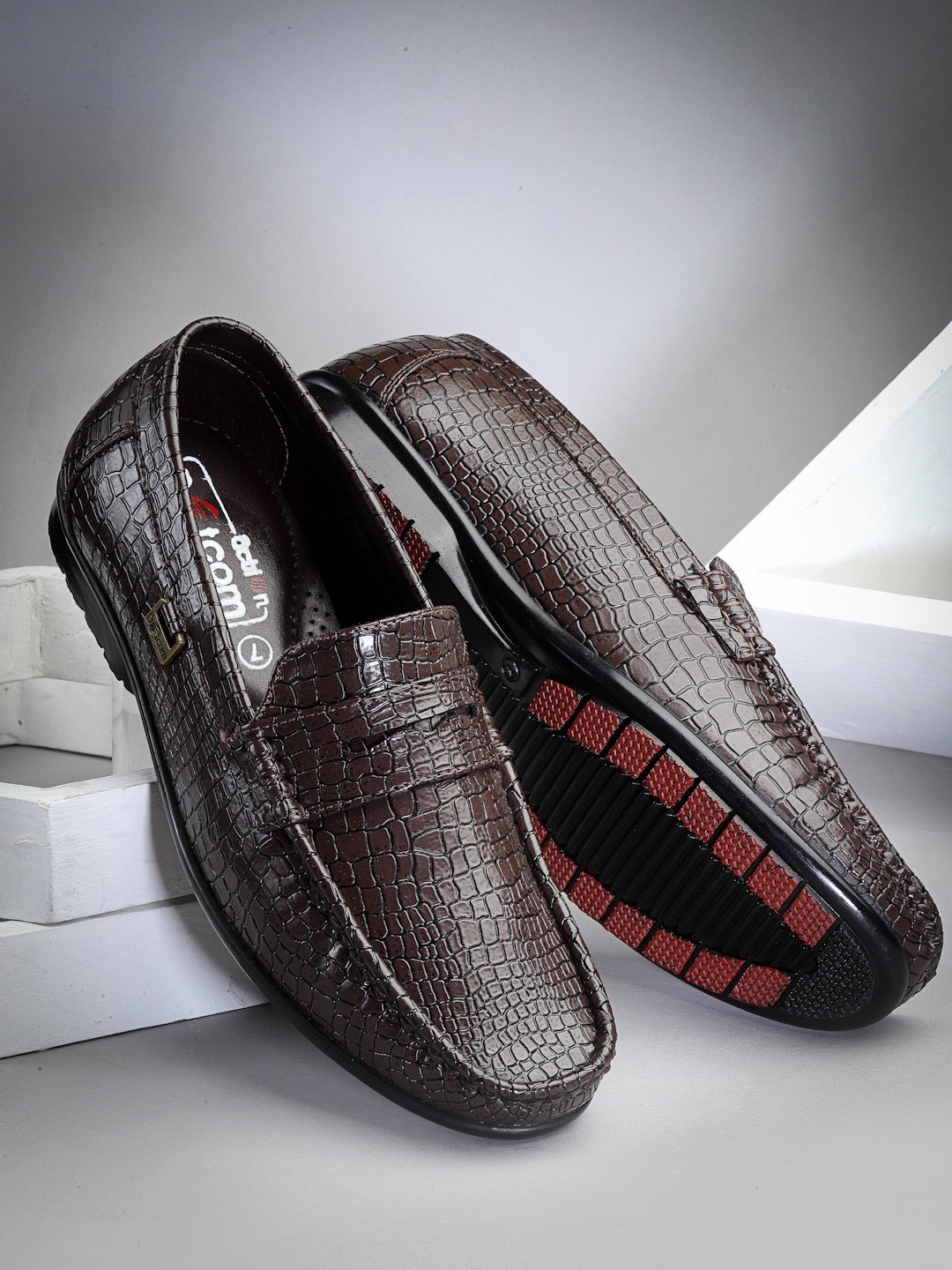 

Action Men Textured Slip On Loafers, Brown
