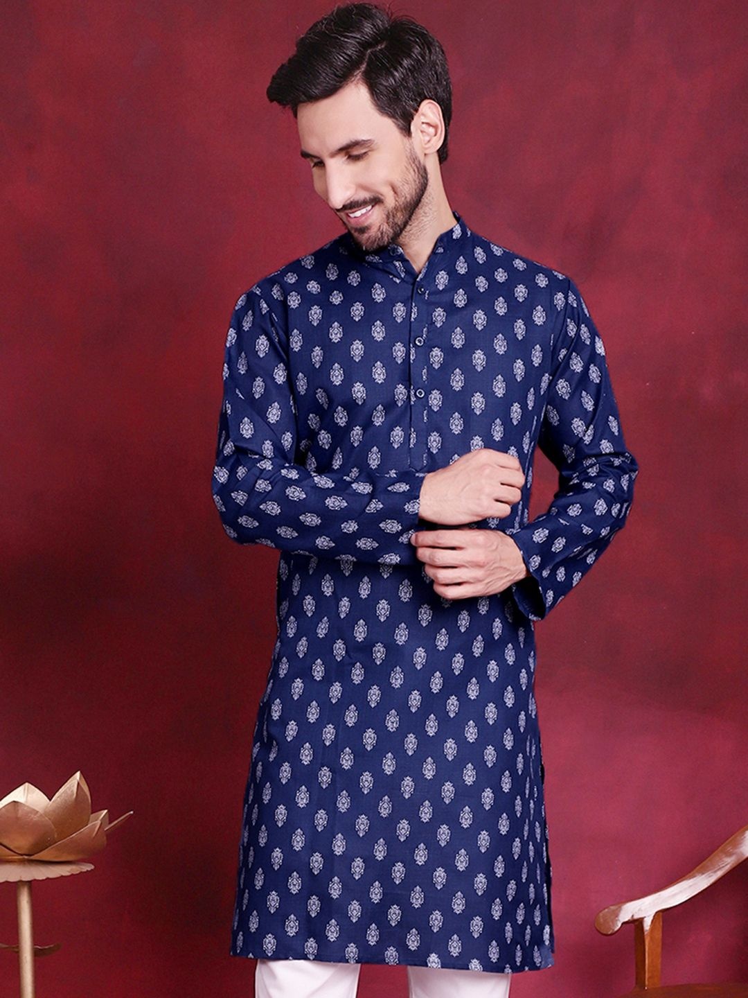 

Jompers Men Floral Printed Kurta, Navy blue