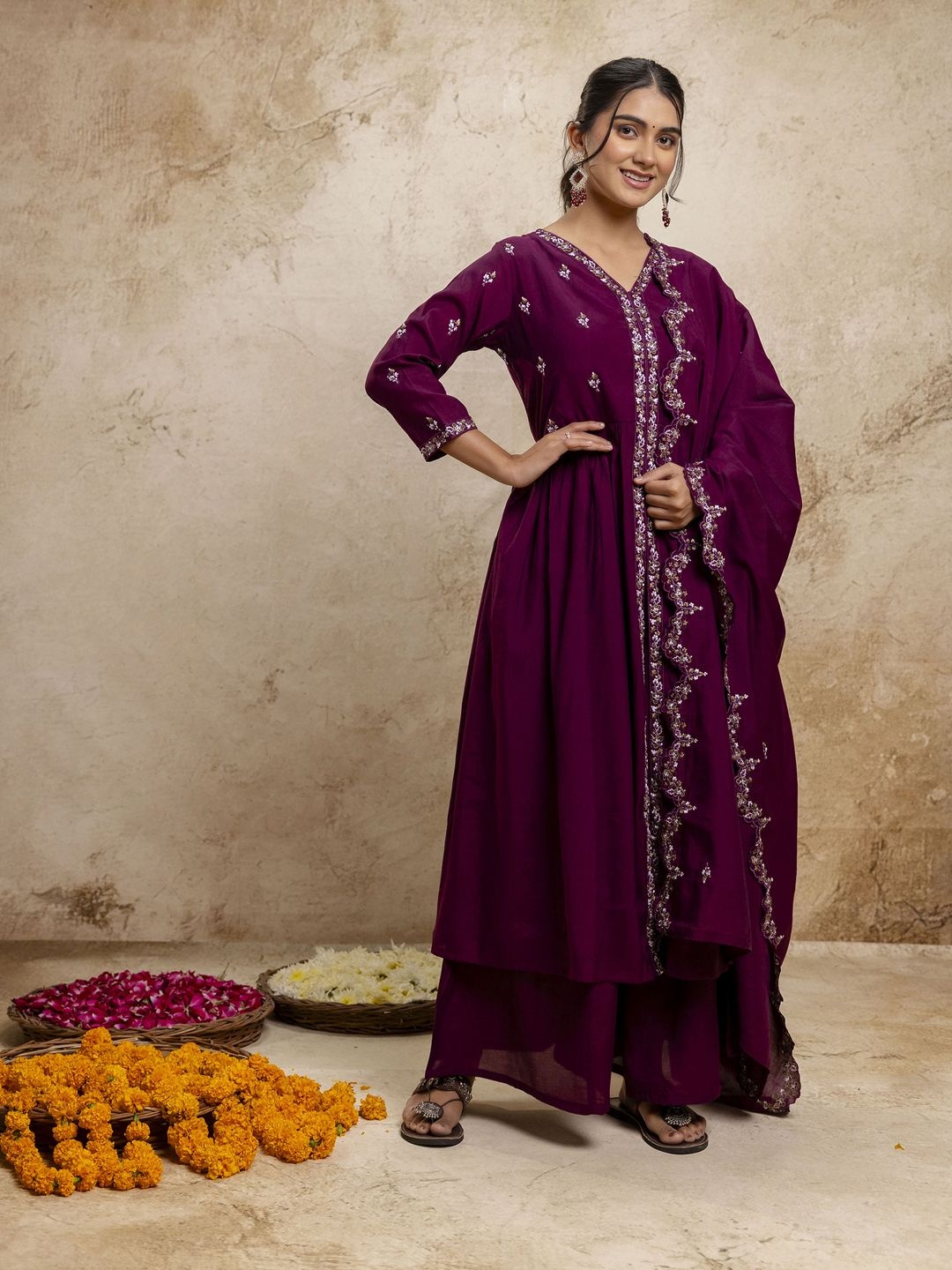 

VredeVogel Women Floral Embroidered Regular Kurta with Palazzos & With Dupatta, Purple