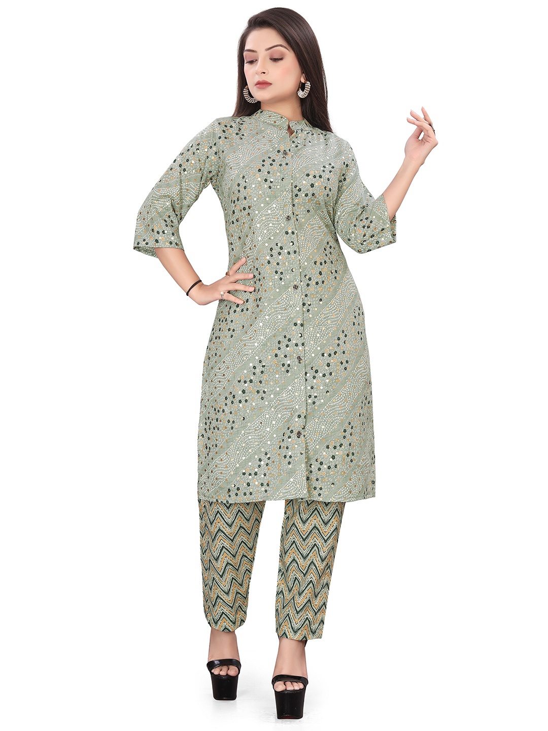 

BAESD Geometric Printed Regular Pure Cotton Straight Kurta with Trousers, Green