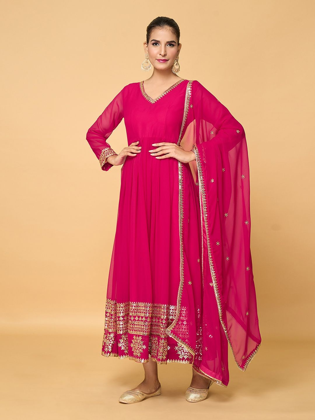 

Samyukta Singhania Women Georgette Kurta, Pink