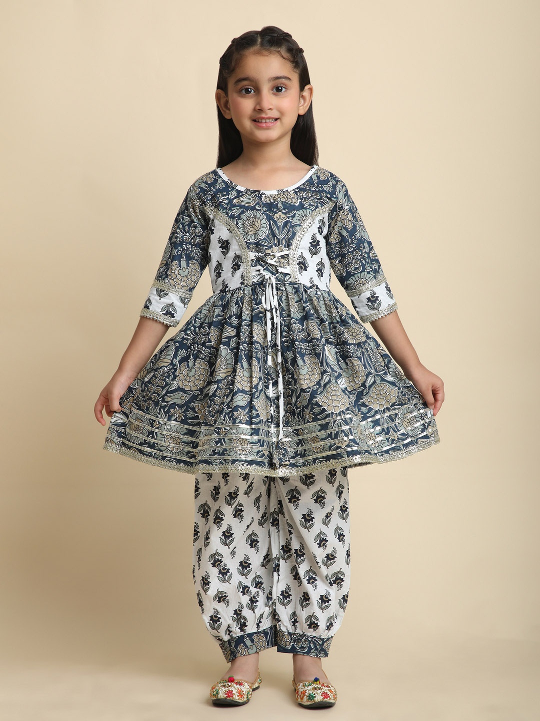 

BAESD Girls Ethnic Motifs Printed Regular Gotta Patti Pure Cotton Kurta with Harem Pants, Navy blue