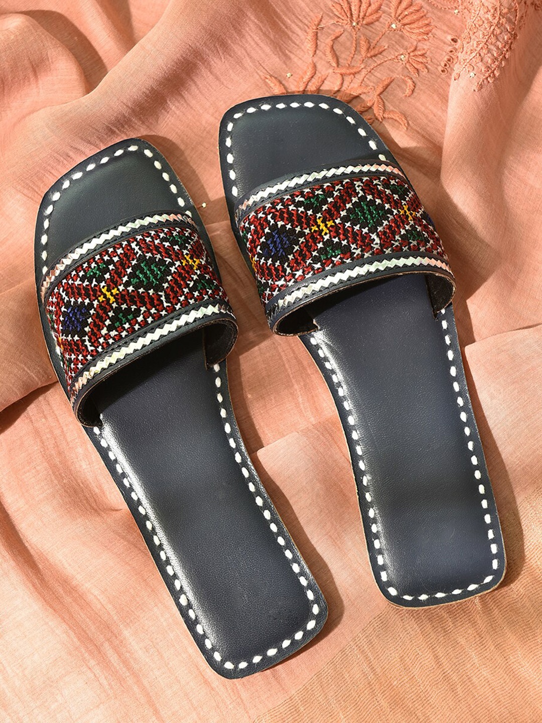 

JAYPORE Women Embellished Leather Open Toe Flats, Black